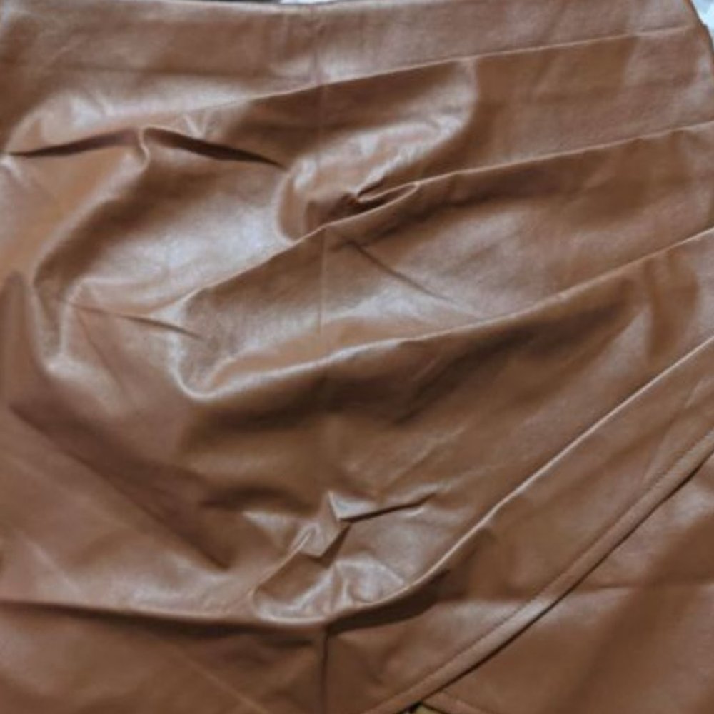 Chic camel Ruched Tulip Hem Vegan Leather Mini Ski - Picture 6 of 6